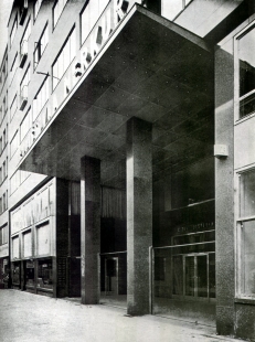 Administrativní budova pojišťovny Merkur v Praze - foto: archiv redakce