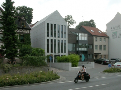 Hotel Quartier 65 - foto: Petr Šmídek, 2003