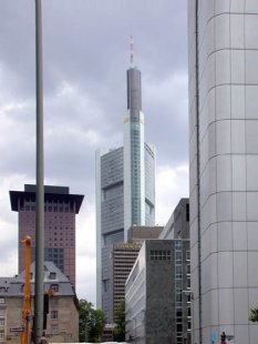 Commerzbank Headquaters - foto: Petr Šmídek, 2002