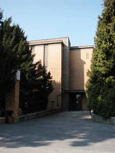 <html>Ritual Hall of the Central Cemetery in Brno</html> - foto: © archiweb.cz, 2005