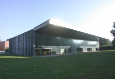Warehouse Ricola Europe SA - foto: Petr Hampl, 2002