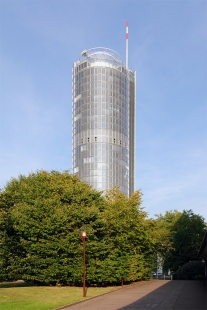 RWE AG Headquarters - foto: Petr Šmídek, 2009