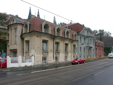 Kubistický trojdům - foto: © Petr Šmídek, 2005