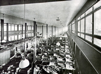 <p>Train Station Post Office in Brno</p> - foto: archiv redakce