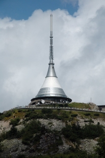 Televizní vysílač a horský hotel Ještěd - foto: Karel Čveráček