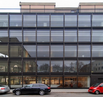 Apartment and commercial building Herrnstrasse - foto: Petr Šmídek, 2007