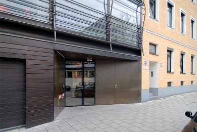 Apartment and commercial building Herrnstrasse - foto: Petr Šmídek, 2007