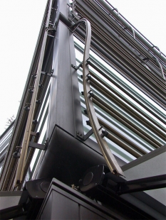 Apartment and commercial building Herrnstrasse - foto: Petr Šmídek, 2001