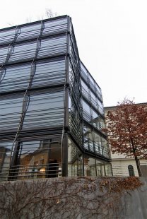 Apartment and commercial building Herrnstrasse - foto: Petr Šmídek, 2007