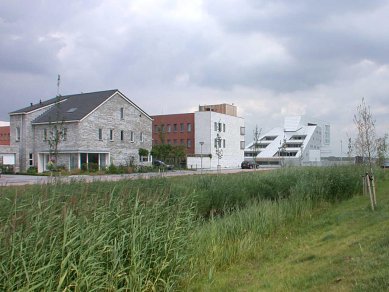 Lakeshore Housing - foto: © Petr Šmídek, 2003