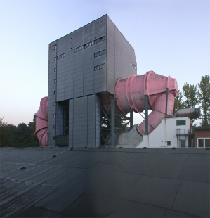 Průtokový kanál ústavu vodního stavitelství, Tiergarten - foto: Petr Šmídek, 2006