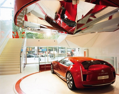 C42: Citroën showroom - foto: © Citroën