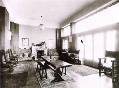 House and studio for Tristan Tzara - Interiér salónu