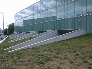 Klinikum 1 West - nemocnice kantonu Basel-Stadt - foto: © Petr Šmídek, 2003