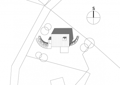 Dům ve svahu - Situace - foto: © Vladimír Balda
