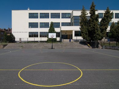 Masaryk Co-ed Primary School - foto: Petr Šmídek, 2007