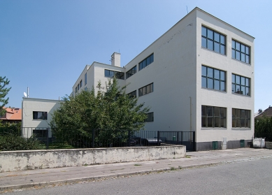 Masaryk Co-ed Primary School - foto: Petr Šmídek, 2007