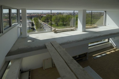 Apartment on the top of a grain silo - foto: Wojciech Krynski, Mirek Kolčava