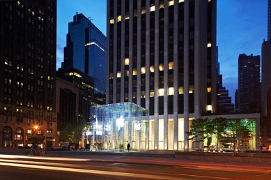 Apple Store na Páté Avenue - foto: Štěpán Vrzala