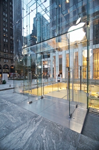 Apple Store na Páté Avenue - foto: Štěpán Vrzala