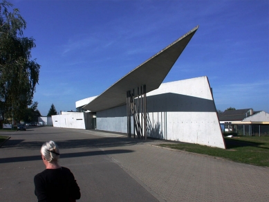 Hasičská zbrojnice firmy Vitra - foto: Petr Šmídek, 2003