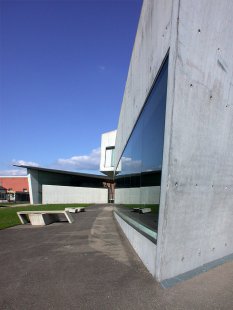 Vitra Fire Station - foto: Petr Šmídek, 2002