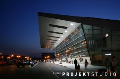 Departure Hall Ostrava Airport - foto: PROJEKTSTUDIO