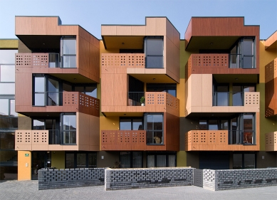Residential block Tetris - foto: © Petr Šmídek, 2007