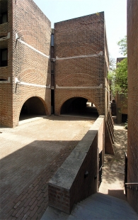 Indian Institute of Management Ahmedabad - foto: © Roland Vančo, 2006