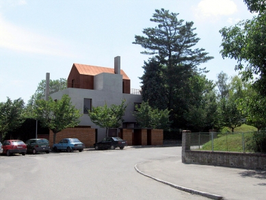 Villa Restoration and Reconstruction, Roztoky  - První varianta přestavby domu - foto: © hnilička — císler — architekti