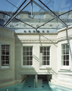 Thermae Bath Spa - Hot Bath. - foto: © Edmund Sumner, 2006