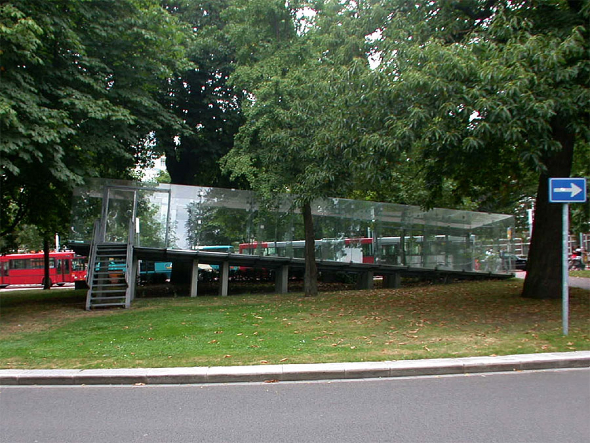 archiweb.cz Glass Video Gallery