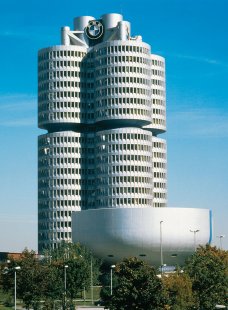 BMW Tower - foto: © BMW AG