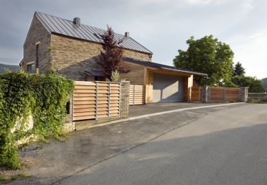 Family house by the creek - foto: Vavřinec Menšl