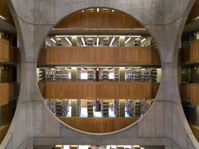 Knihovna Phillips Exeter Academy - foto: Petr Kratochvíl, 2011