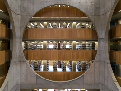 Phillips Exeter Academy Library - foto: Petr Kratochvíl, 2011