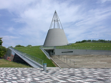 Central Library TU Delft - foto: © Petr Šmídek, 2003