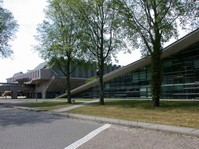 Central Library TU Delft - foto: © Petr Šmídek, 2003