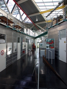 Hysolar research and institute building of the University of Stuttgart - foto: © Petr Šmídek, 2002