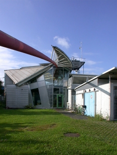 Hysolar research and institute building of the University of Stuttgart - foto: © Petr Šmídek, 2002