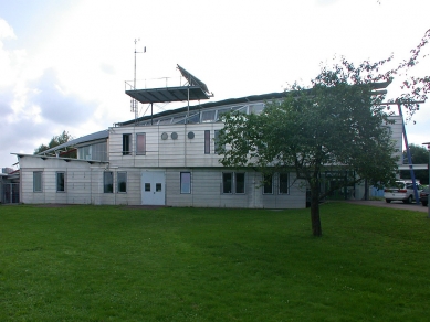 Hysolar research and institute building of the University of Stuttgart - foto: © Petr Šmídek, 2002