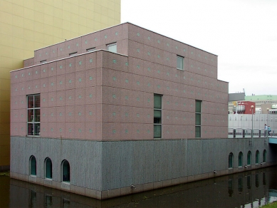 Groninger Museum - prostřední pavilon - foto: © Petr Šmídek, 2003