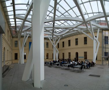 Glass Courtyard - foto: © Petr Šmídek, 2008