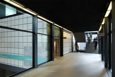 Extension of Museo Nacional Centro de Arte Reina Sofía - foto: Petr Šmídek, 2008