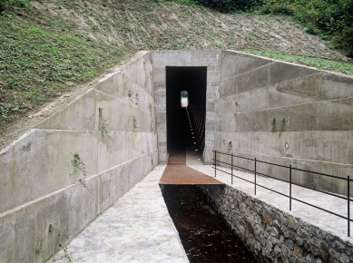 Passage through the rampart of the Powder Bridge - foto: Jan Malý