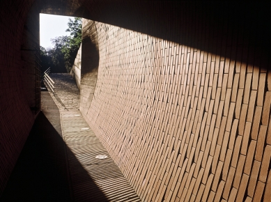 Passage through the rampart of the Powder Bridge - foto: Jan Malý