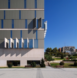 Usera public library José Hierro - foto: Petr Šmídek, 2007