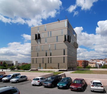 Usera public library José Hierro - foto: Petr Šmídek, 2008