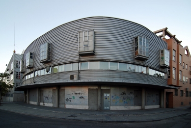 Social housing over the M-30 - foto: Petr Šmídek, 2007