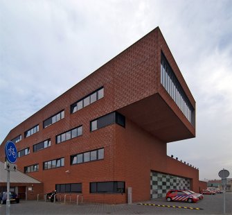 Fire station Breda - foto: Petr Šmídek, 2009